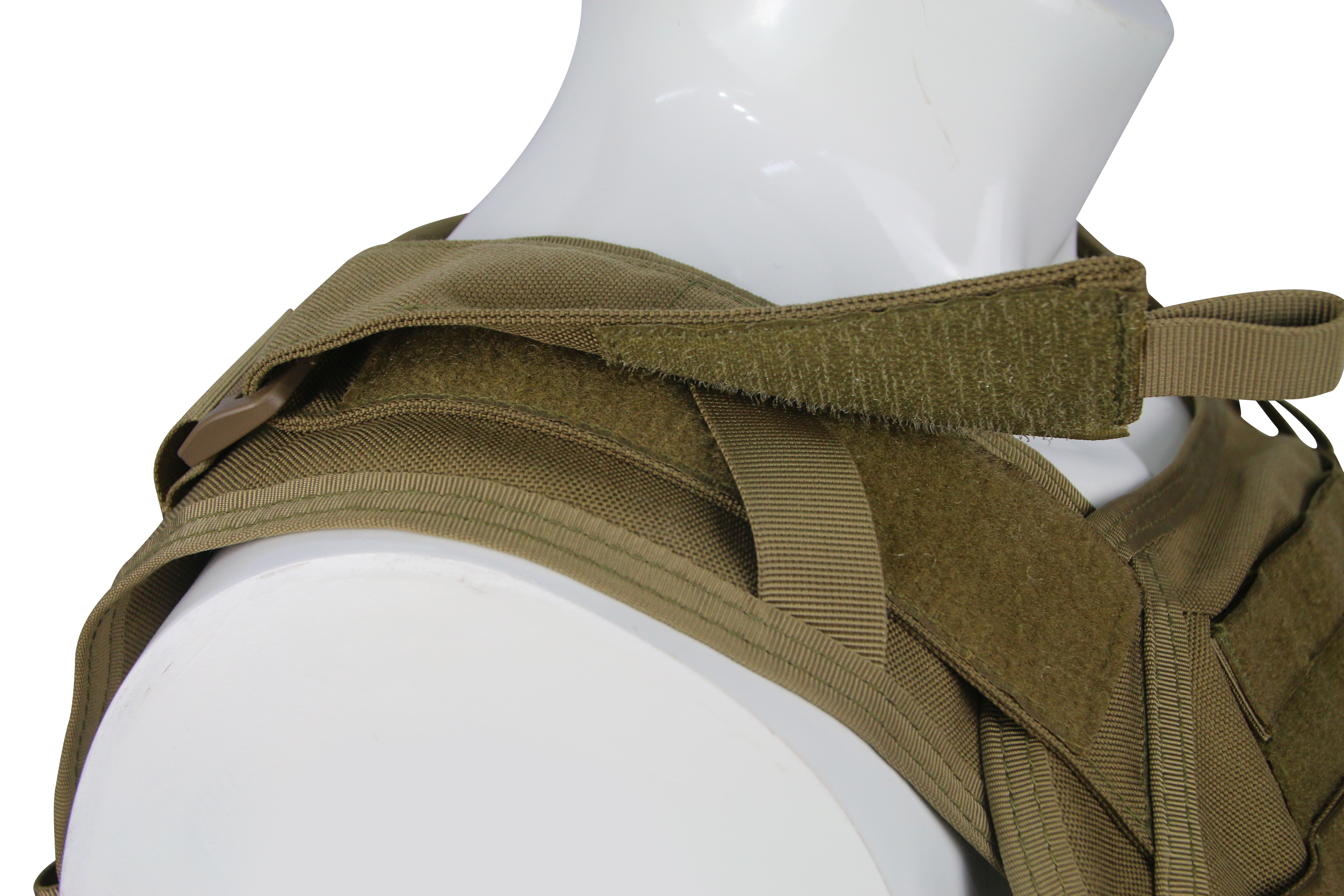 Gilet d'assalto con portapiatti tattico militare MOLLE mimetico 